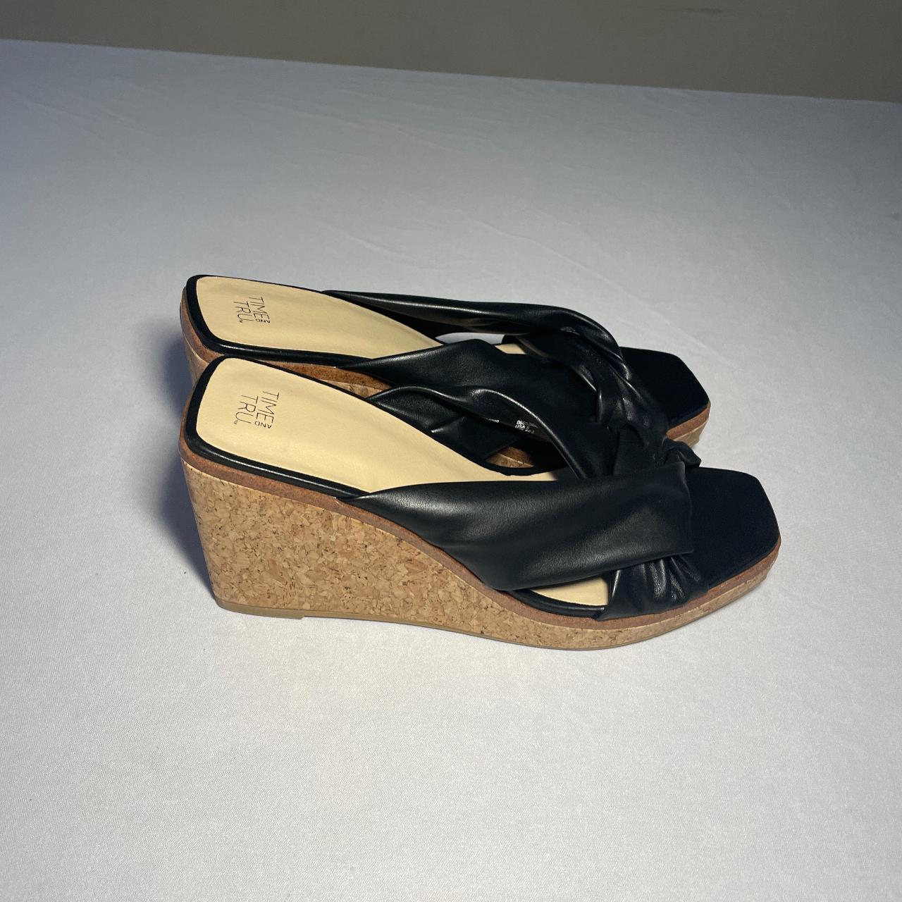 Time and Tru Women's Black Sandals | Depop