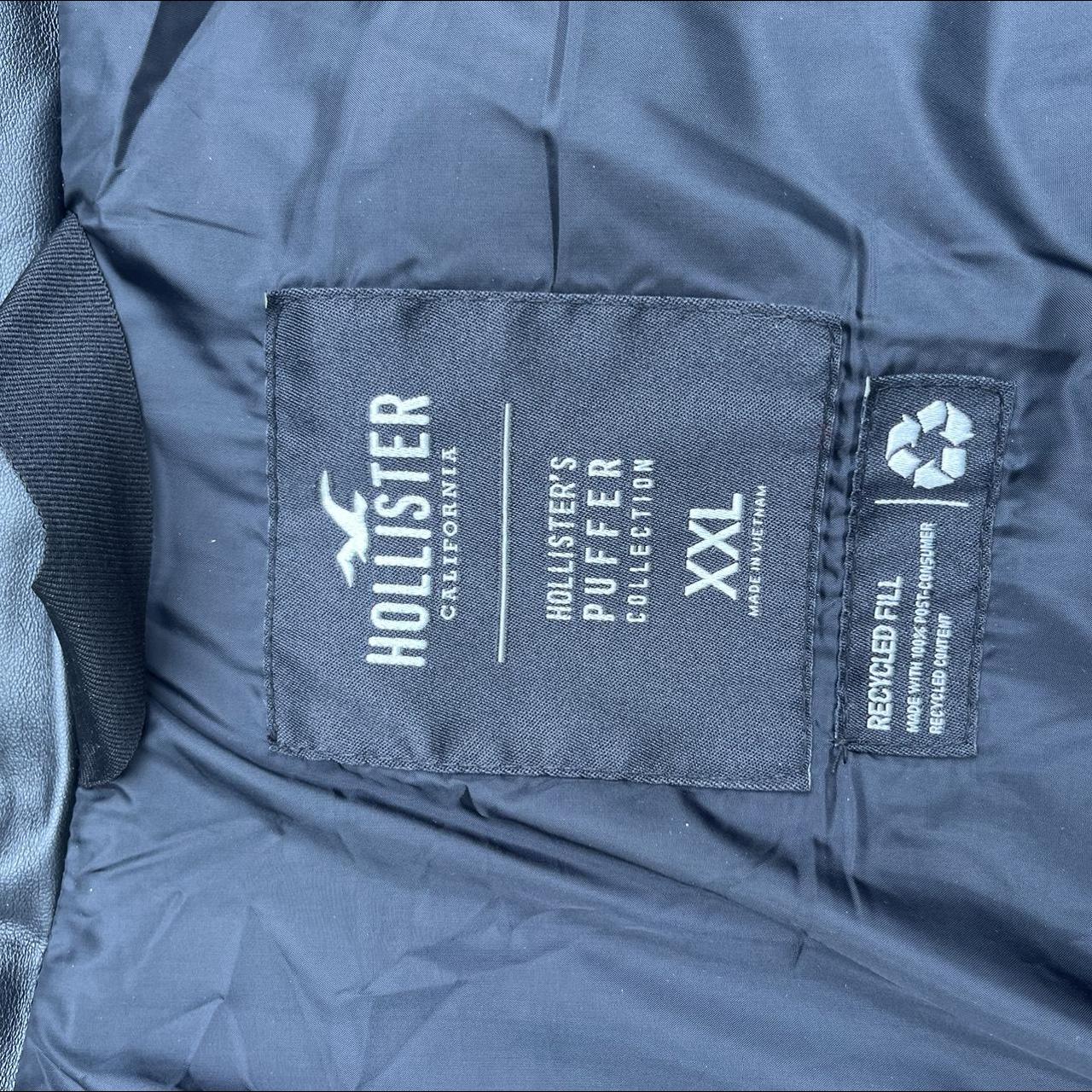 Women’s Hollister puffer jacket - Depop