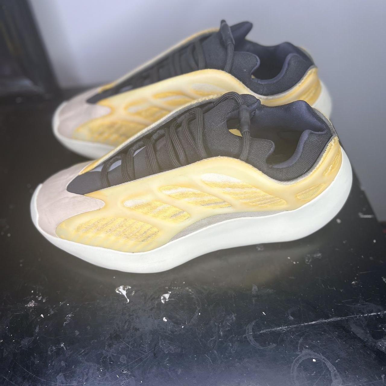 yeezy 700 womens size 7