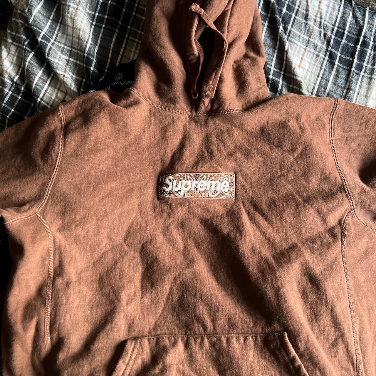 Supreme paisley box outlet logo hoodie