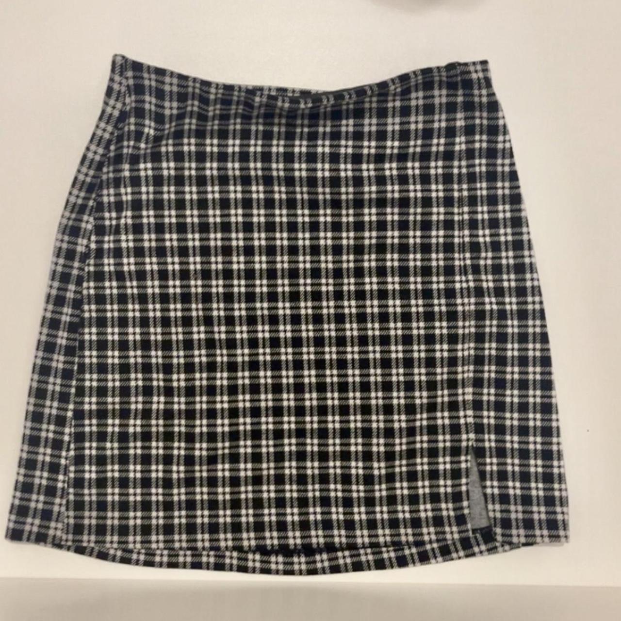 Black and white H&M plaid mini skirt. Size... - Depop