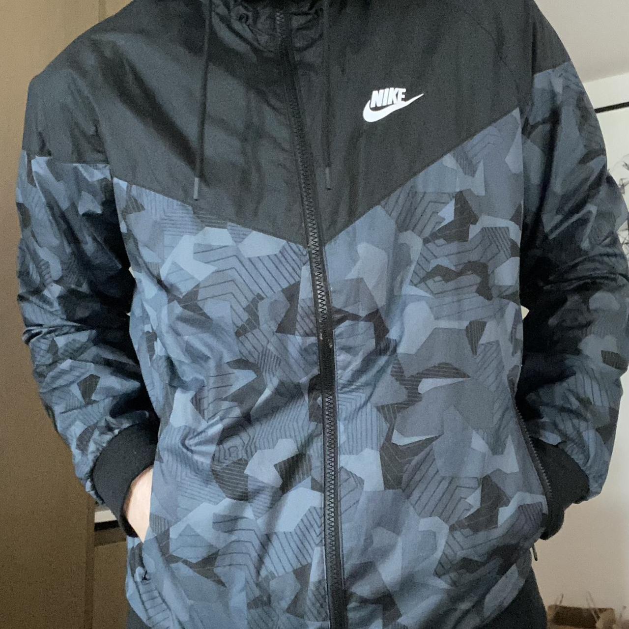 Nike shop spray jacket