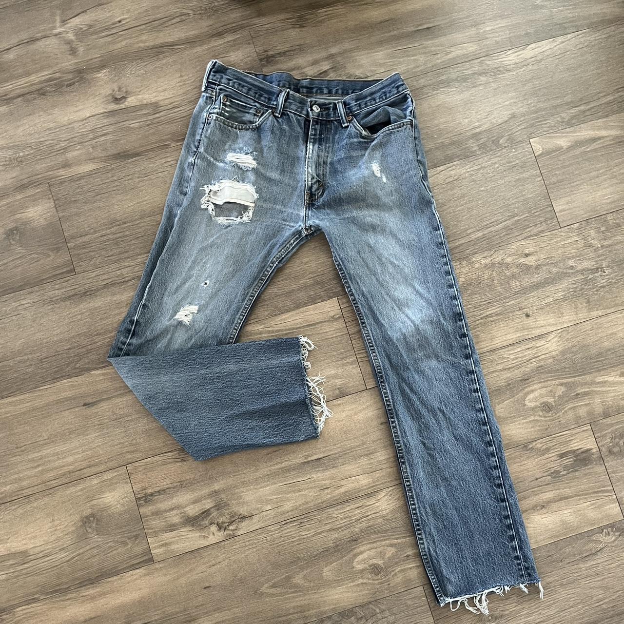 Cropped distressed Levi’s 505 , W33 L34, Length is 34...