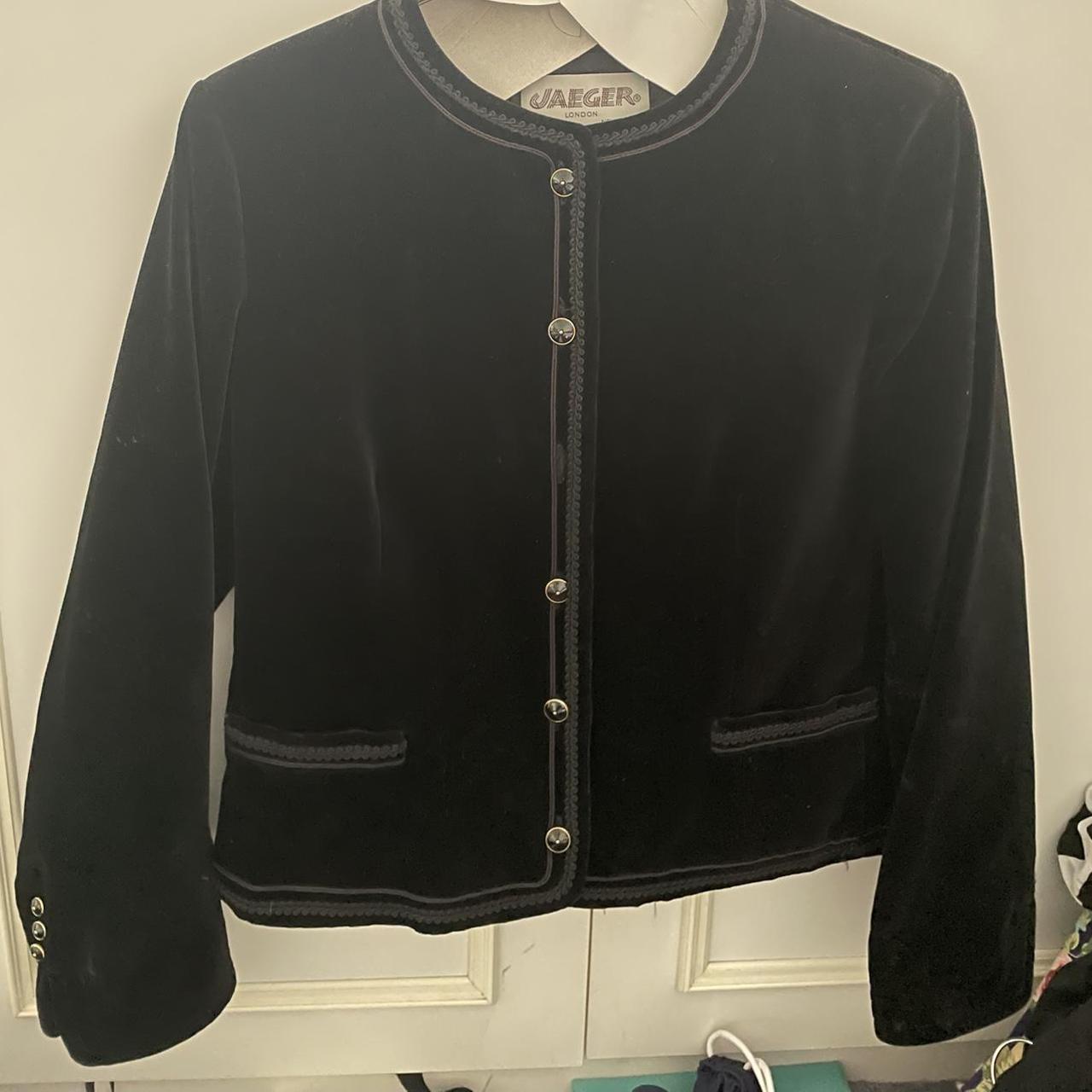 Jaeger Women's Black Jacket Depop