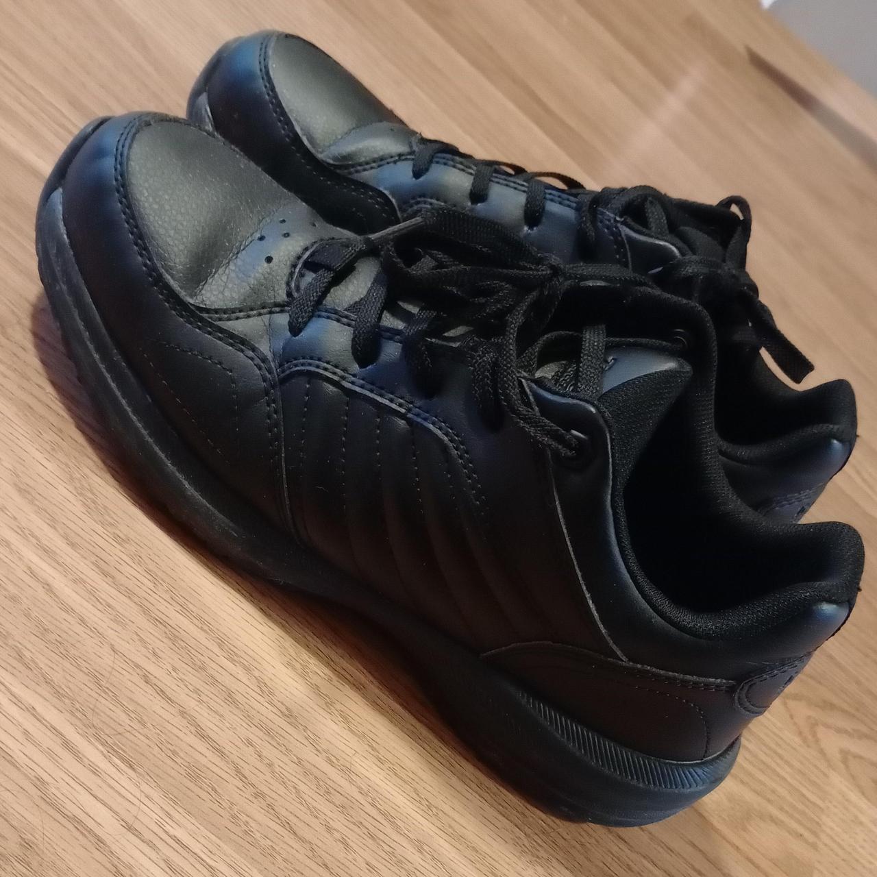 non slip black trainers