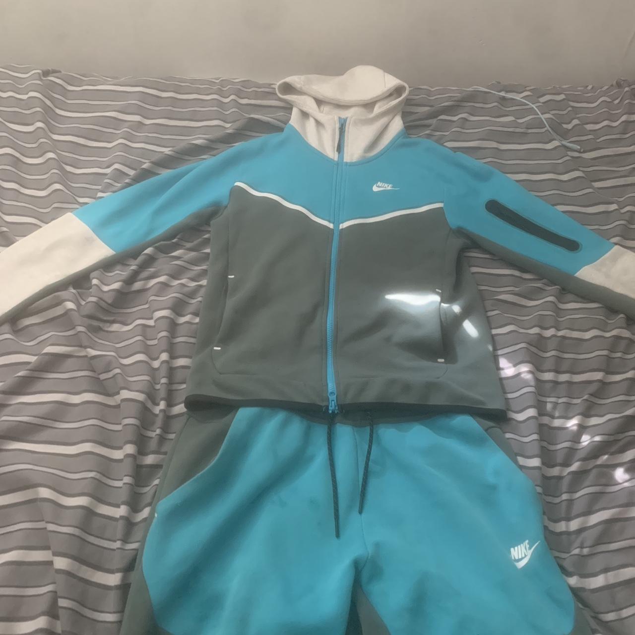 nike woven sweatshirt