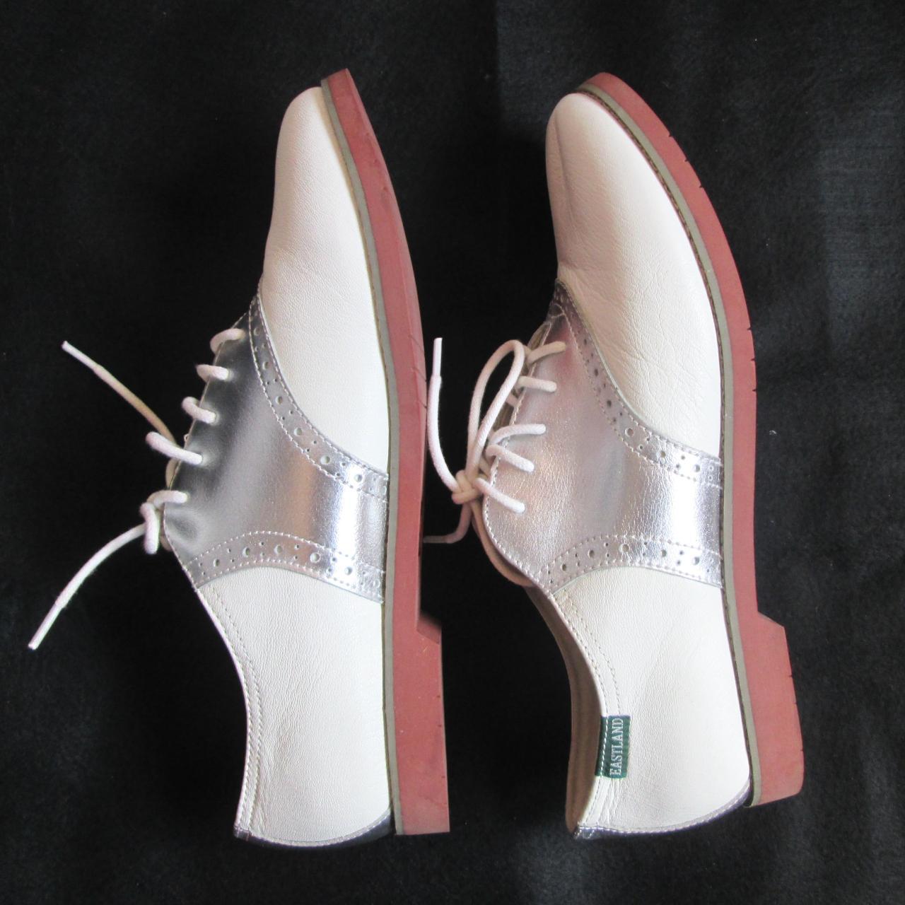 eastland sadie silver saddle shoes size 9 oxfords. Depop