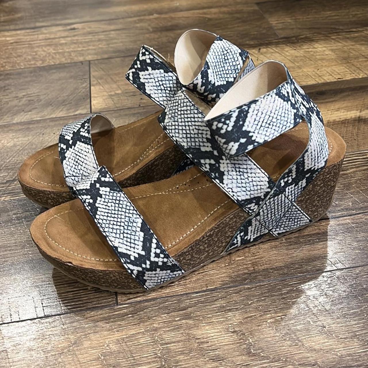 Madden girl hot sale snakeskin sandals