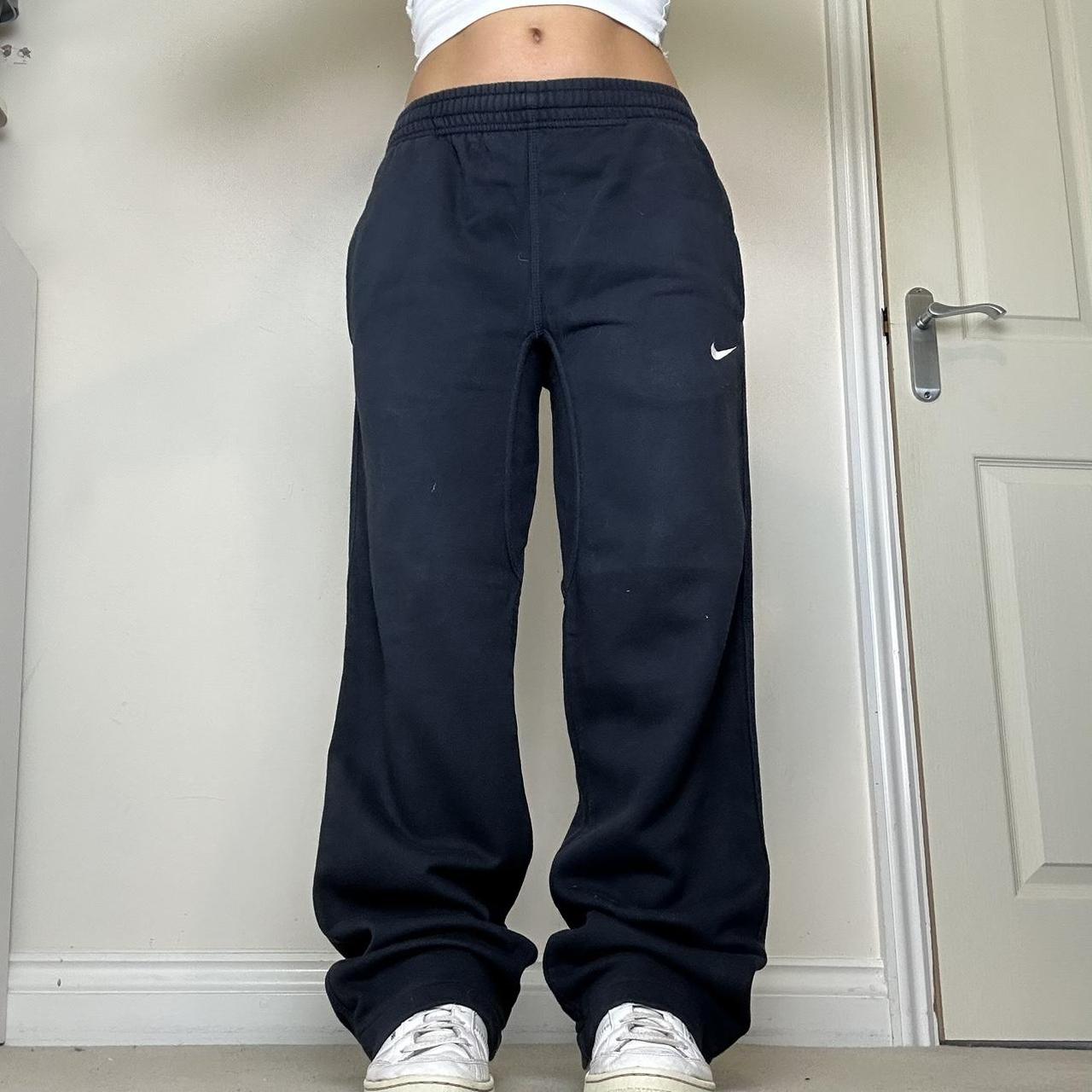 Nike Women's Navy Joggerstracksuits Depop