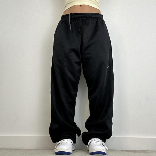 black nike sweatpants size small never worn out - Depop