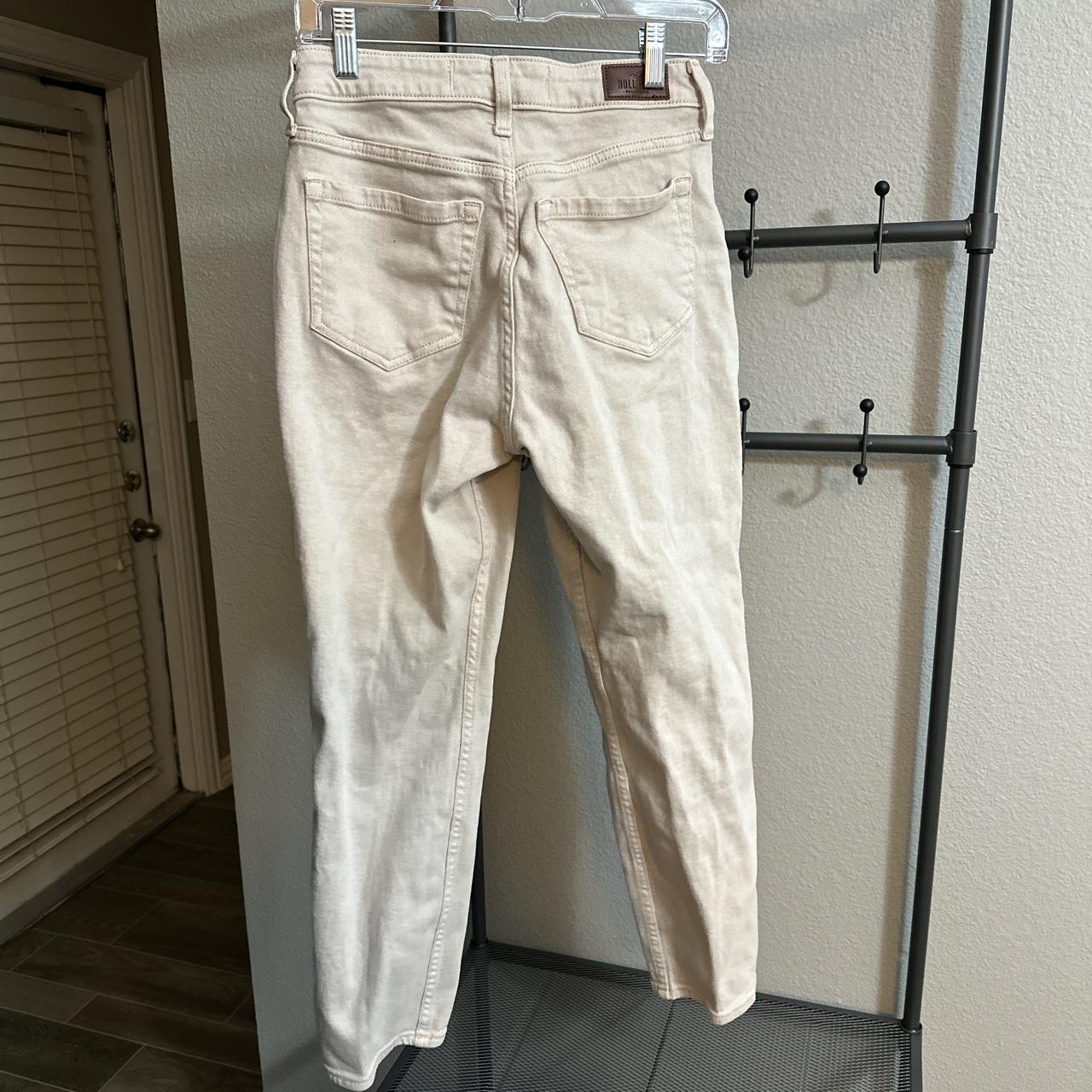 Hollister Co. Women's Cream Jeans Depop