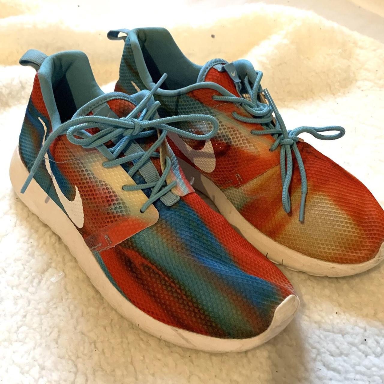 Nike roshe run on sale rainbow