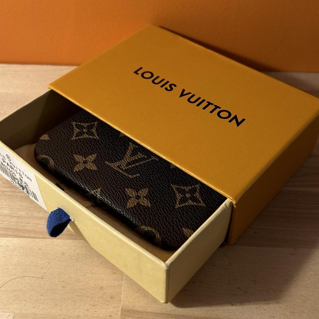 LOUIS VUITTON WALLET. comes with box. Coin pouch - - Depop