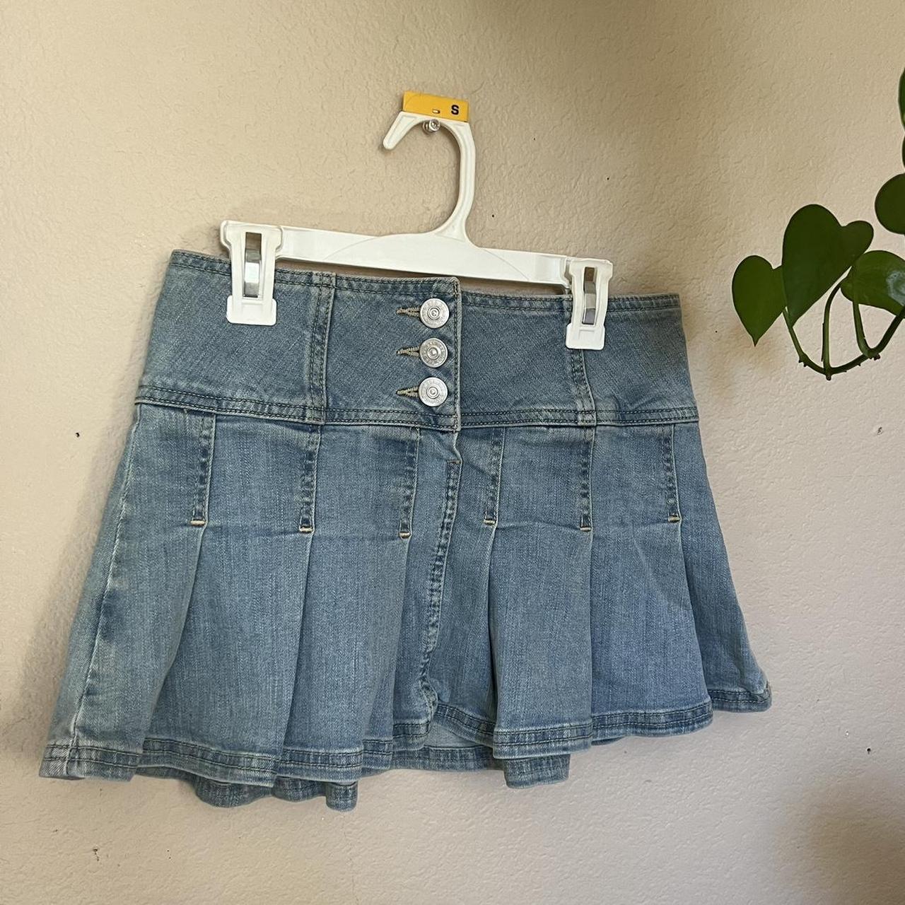 Pleated low rise top denim skirt