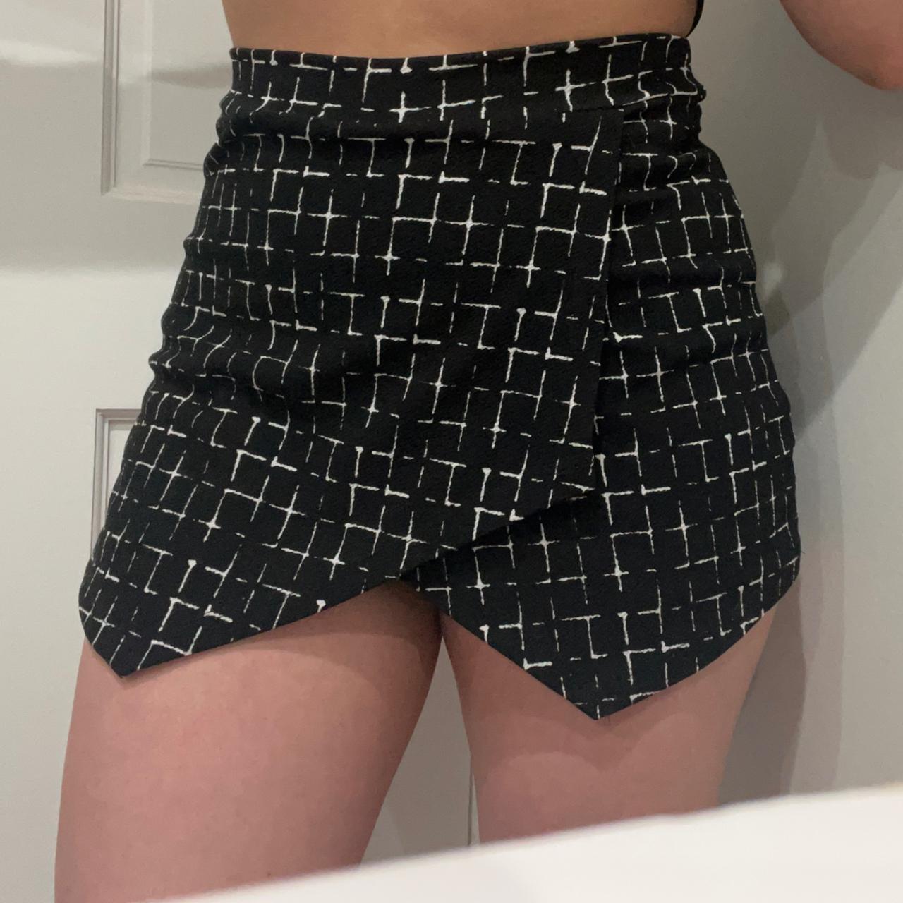 🕷🖤BLACK AND WHITE SKORT🖤🕷 - skort: a pair of shorts... - Depop