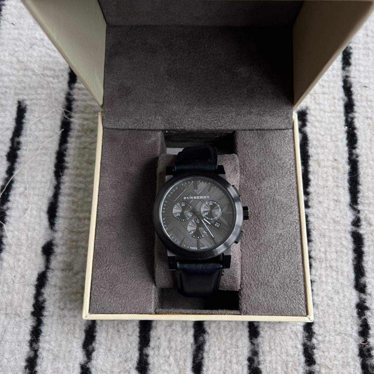 Burberry top watch grey