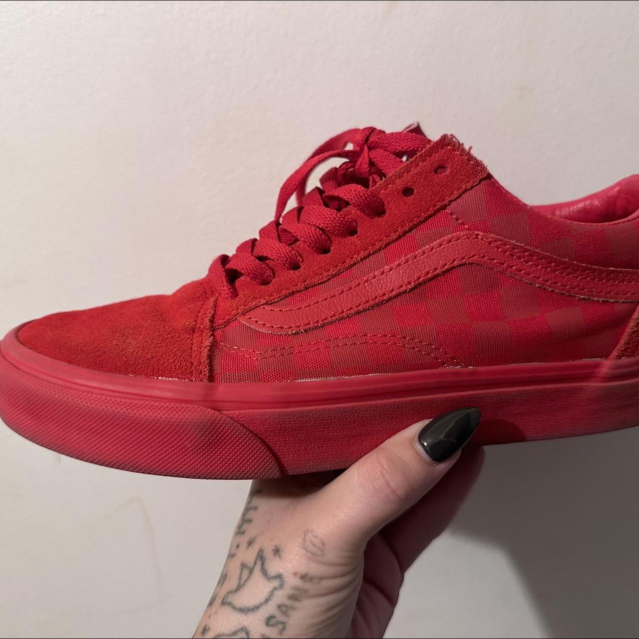 Low top all red vans hotsell