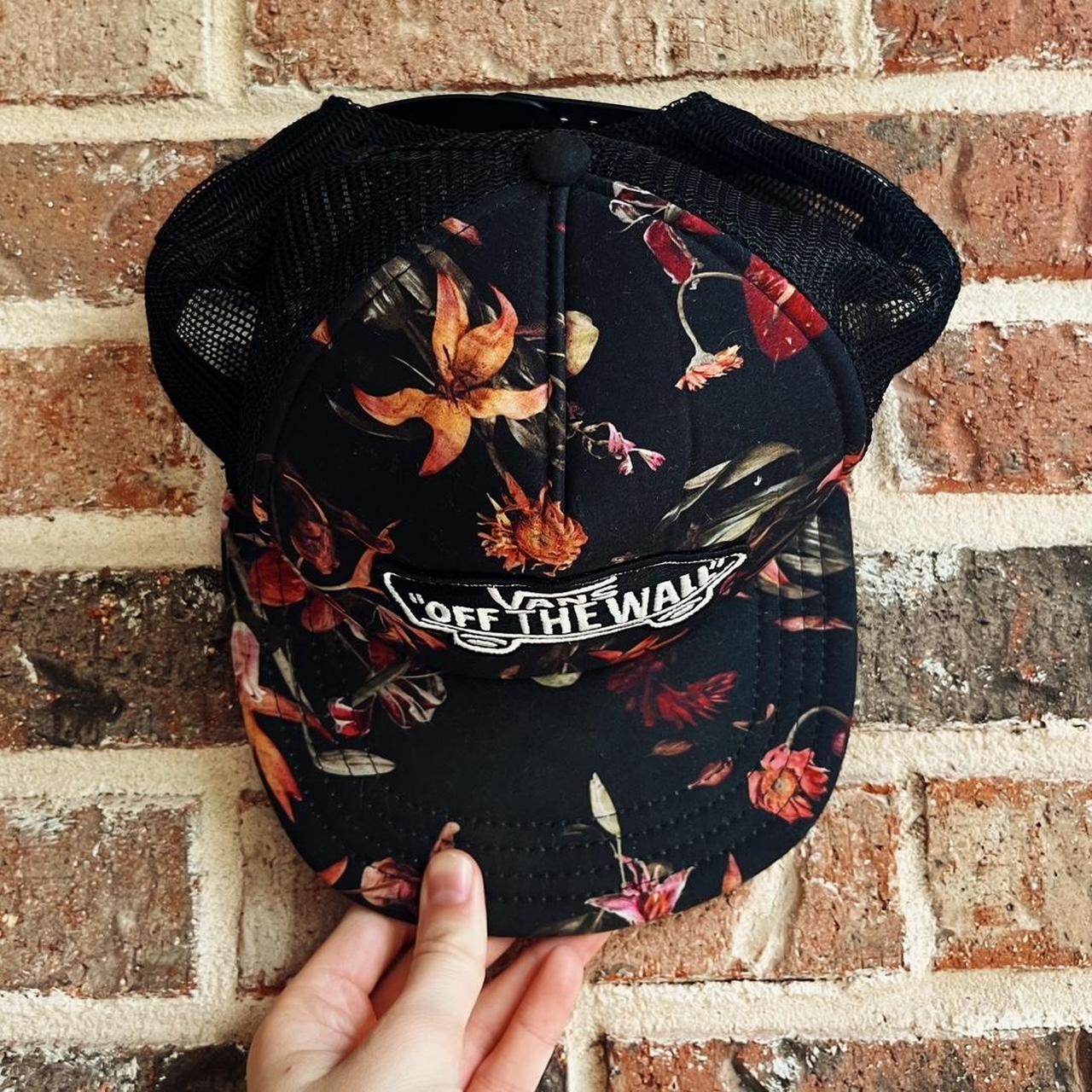 コラボ★VANS X THEMUSEUMVISITOR FLORAL TRUCKER HAT (BLACK) コラボ☆VANS X THEMUSEUMVISITOR FLORAL TRUCKER HAT (BLACK)