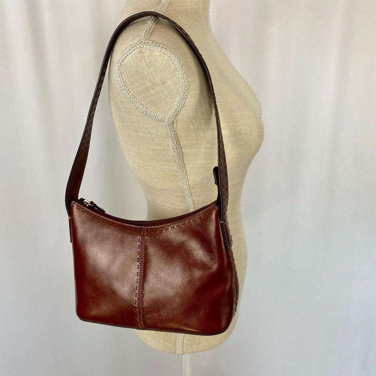 Fossil Long Live Vintage 1954 Small Crossbody Leather Shoulder Bag Turn  Lock | Leather shoulder bag, Bags, Shoulder bag