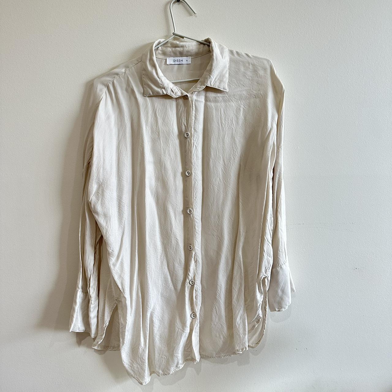 Dissh button down top Size 6 Could fit a size 8 - Depop