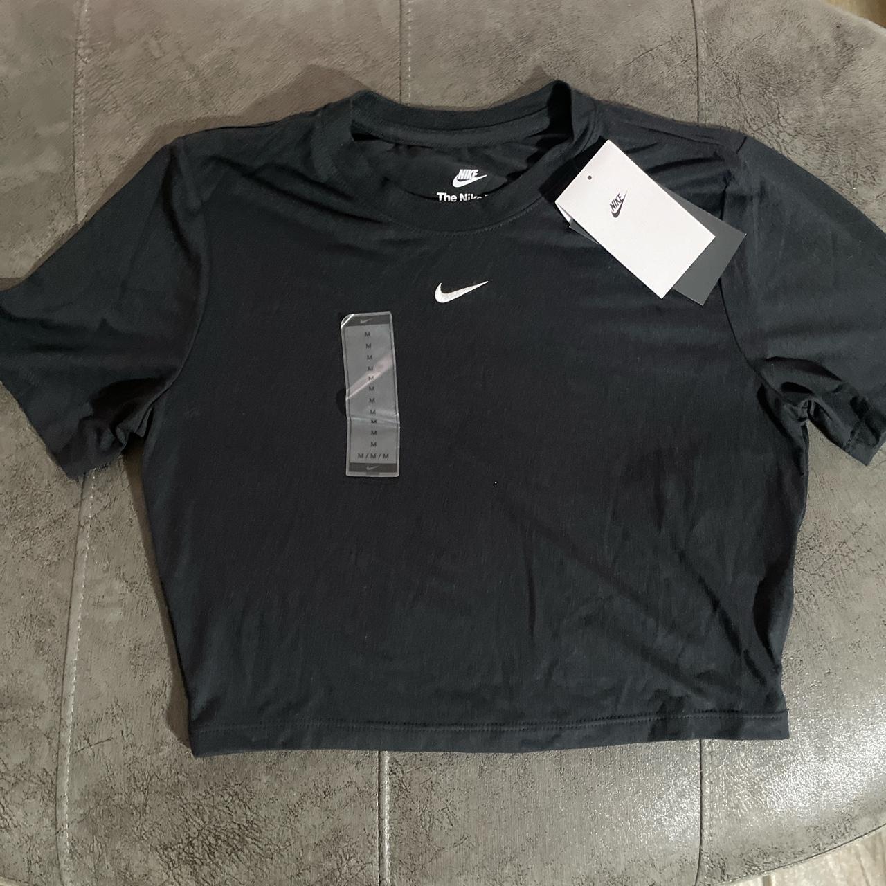 nike crop top beige