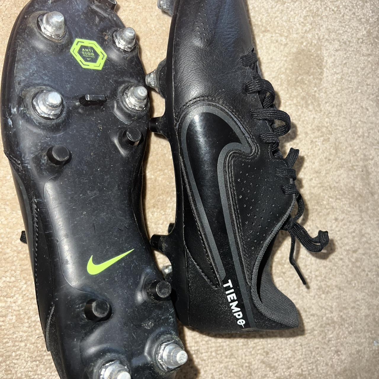 mens black nike football boots