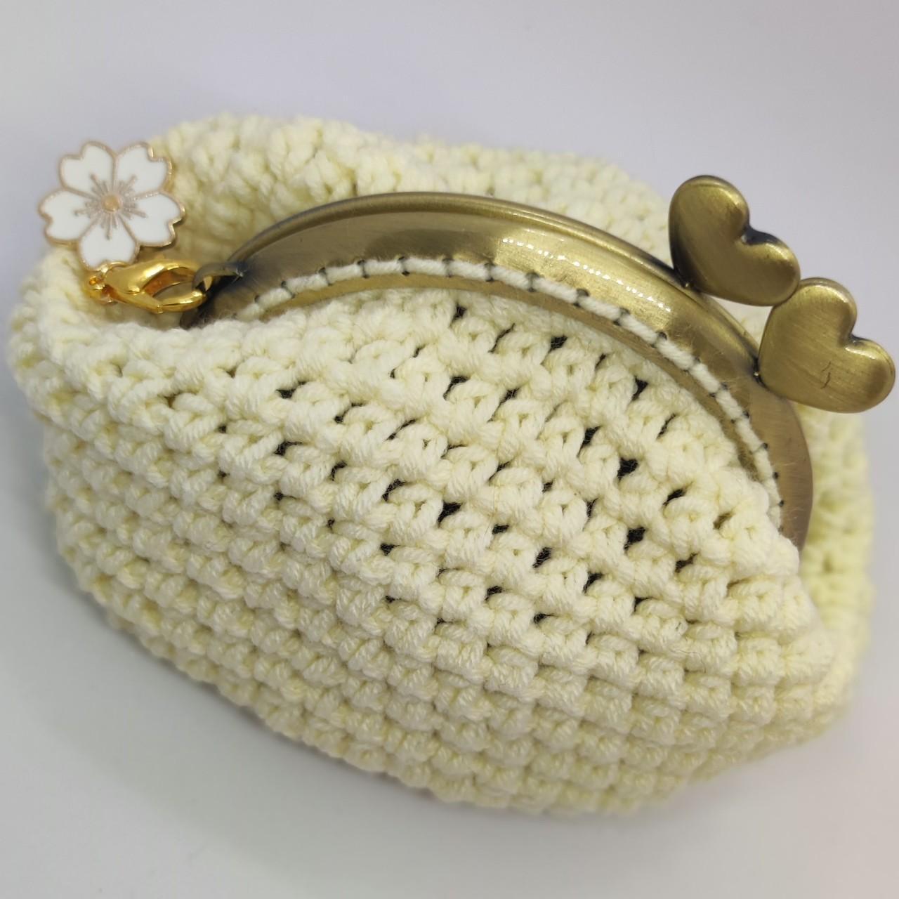 Vintage-Inspired Coin Purse Crochet Pattern by Darling Jadore