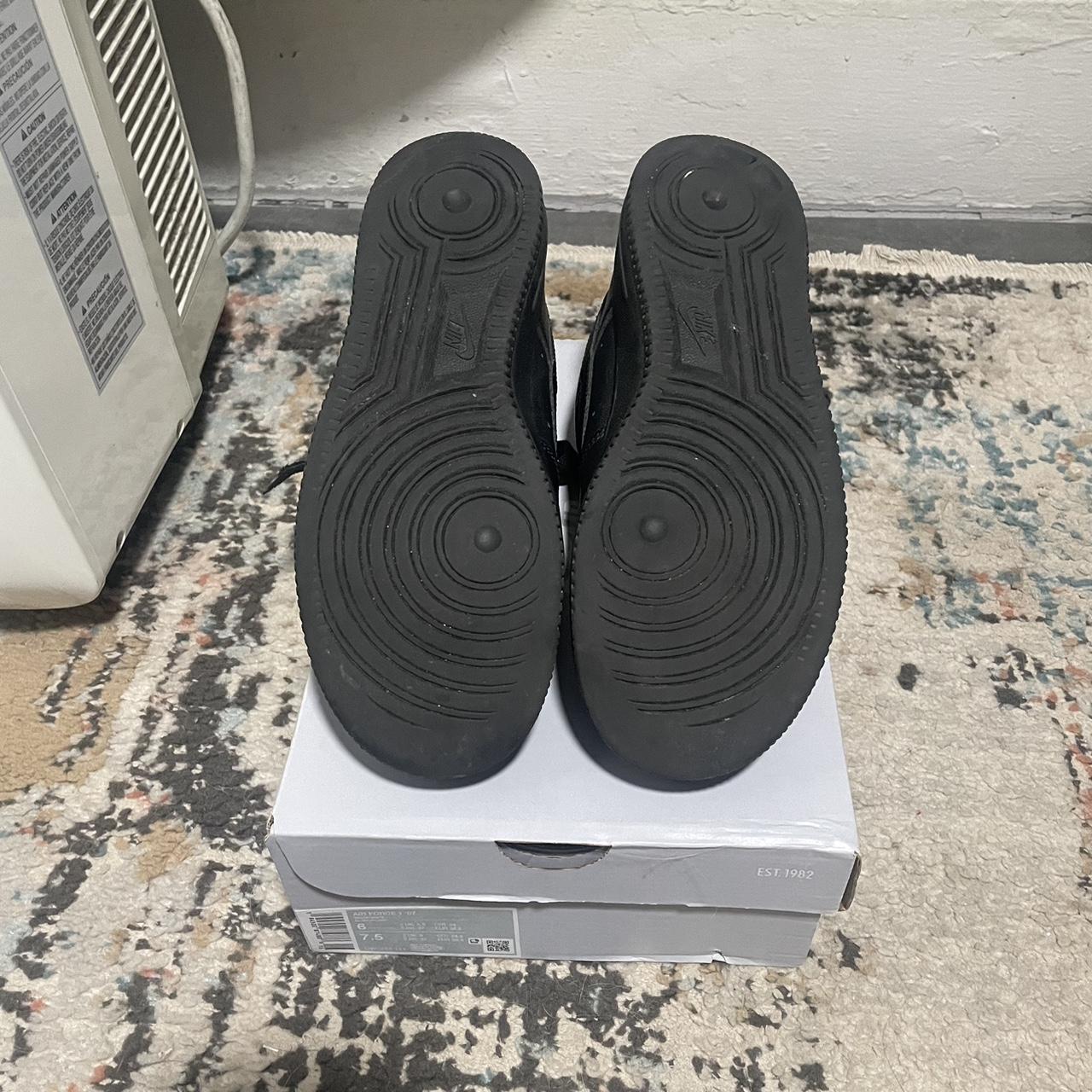 size 6 black air forces