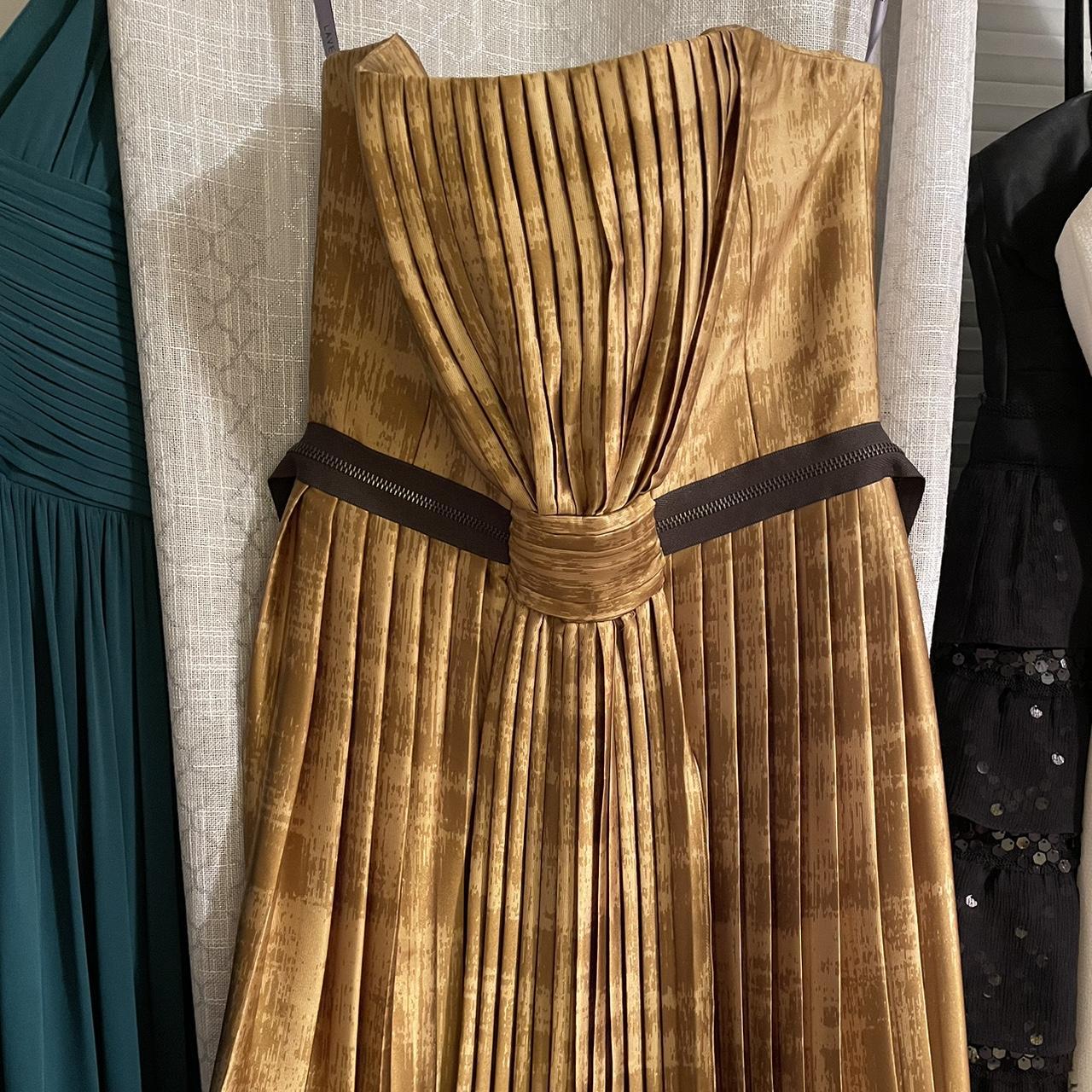 Vera wang hotsell gold dress