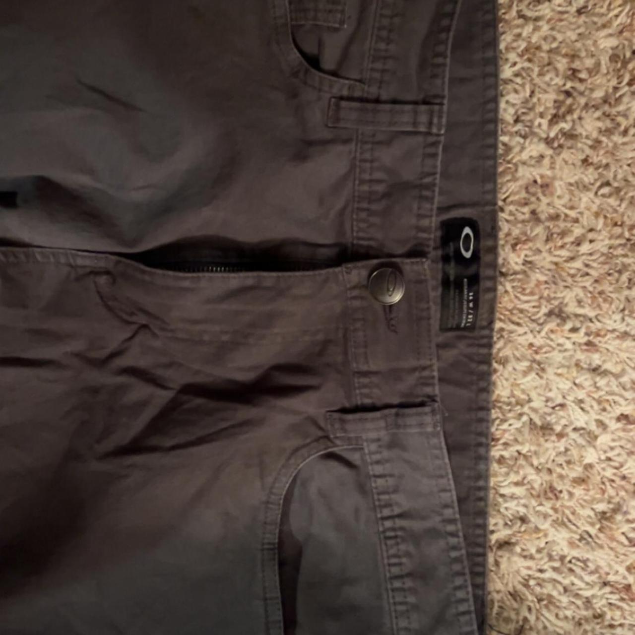 Sick y2k Oakley brand pants 34/32 Great quality too - Depop