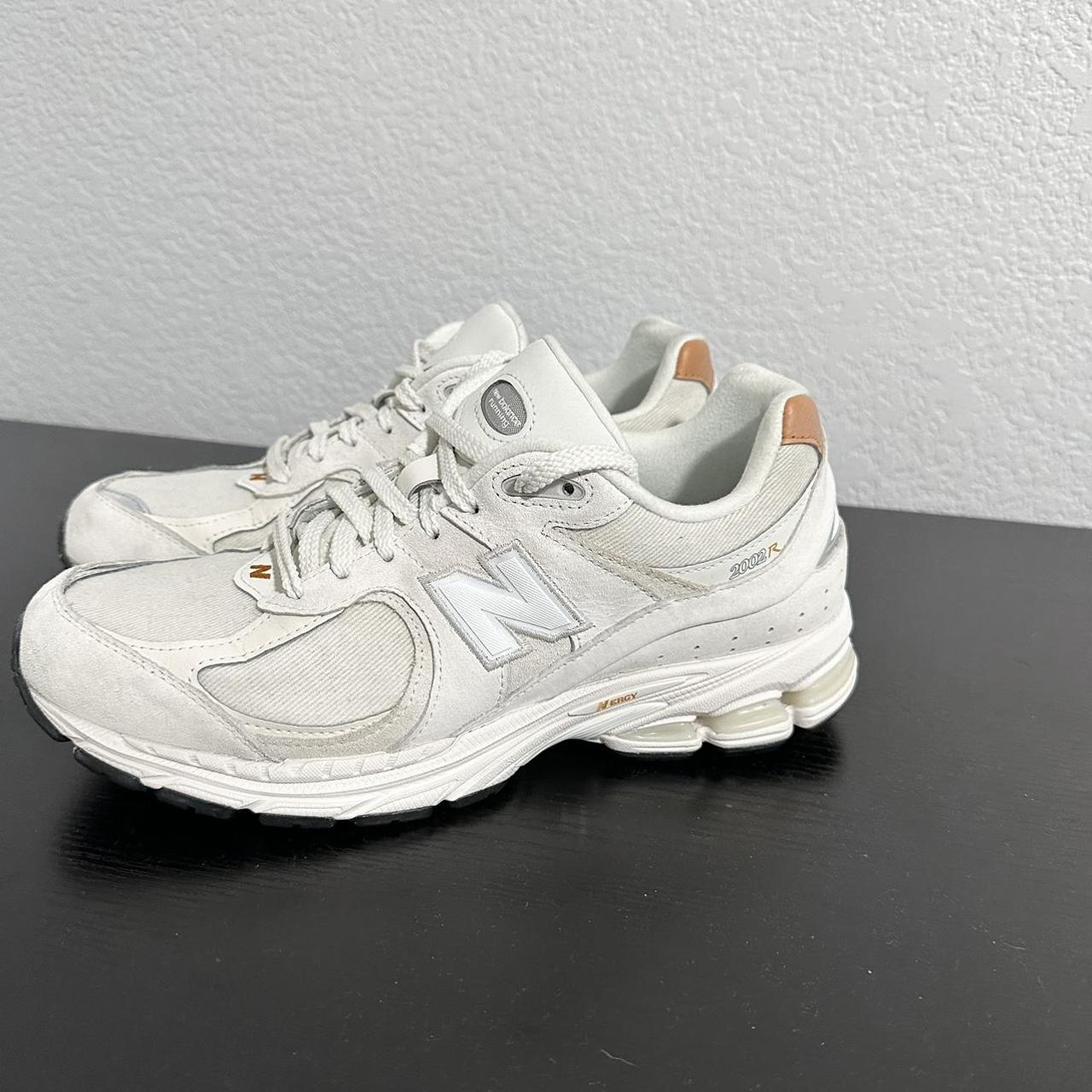 New Balance Men's White and Brown Trainers | Depop