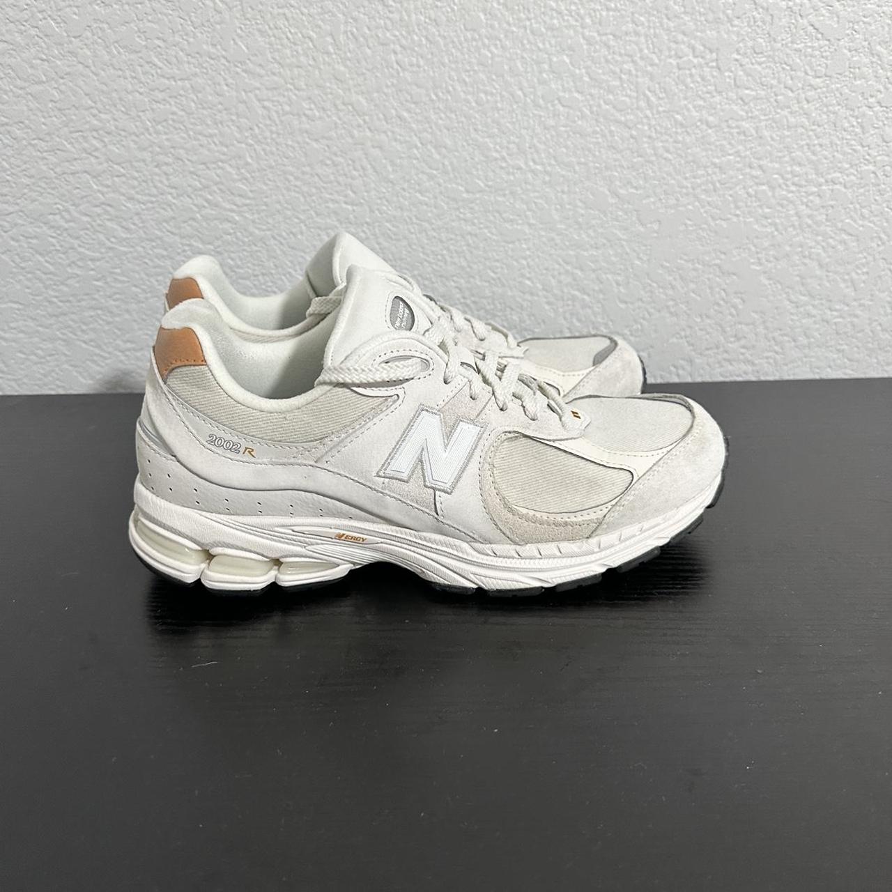 New Balance Men's White and Brown Trainers | Depop