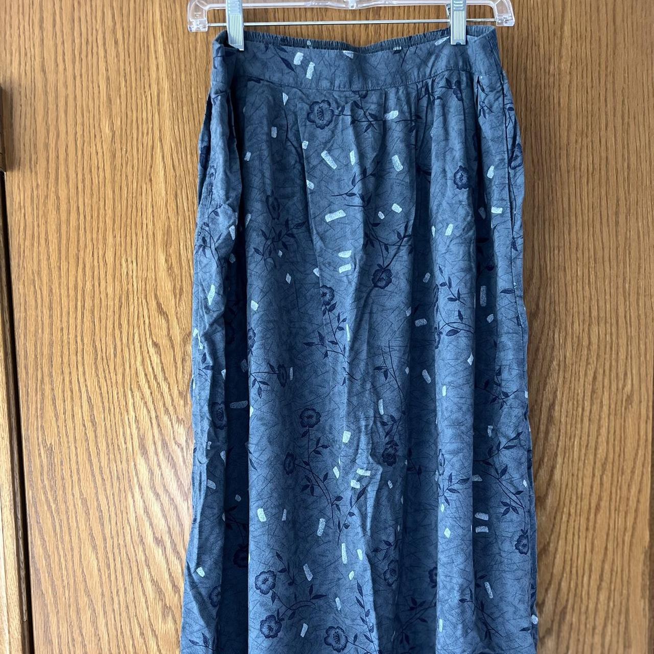 Cute maxi flower pattern skirt, never worn, just not... - Depop