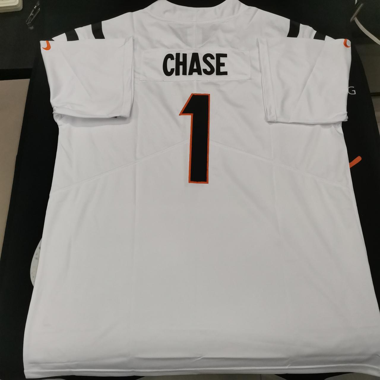 Nike Men's Cincinnati Bengals Ja'Marr Chase #1 White T-Shirt