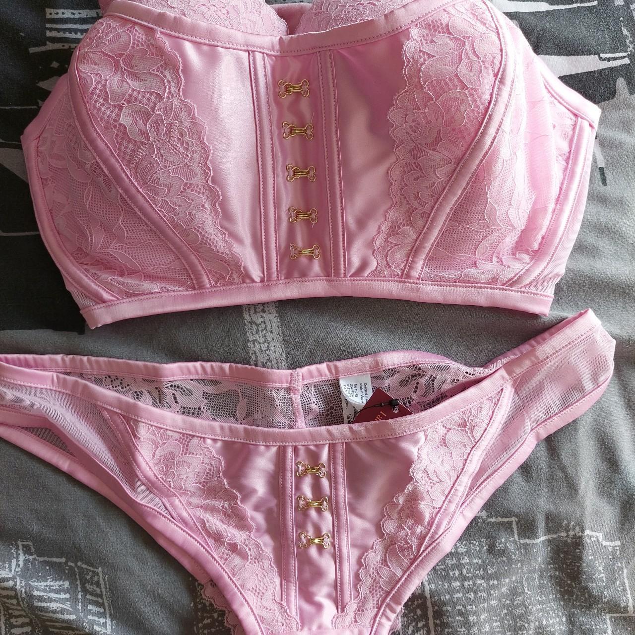 bras n things Edwina full cup set Inc.... Depop