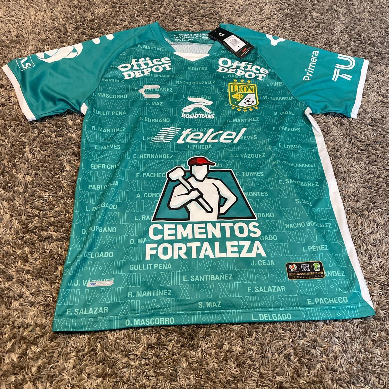 Leon soccer jersey Sz/LG Depop