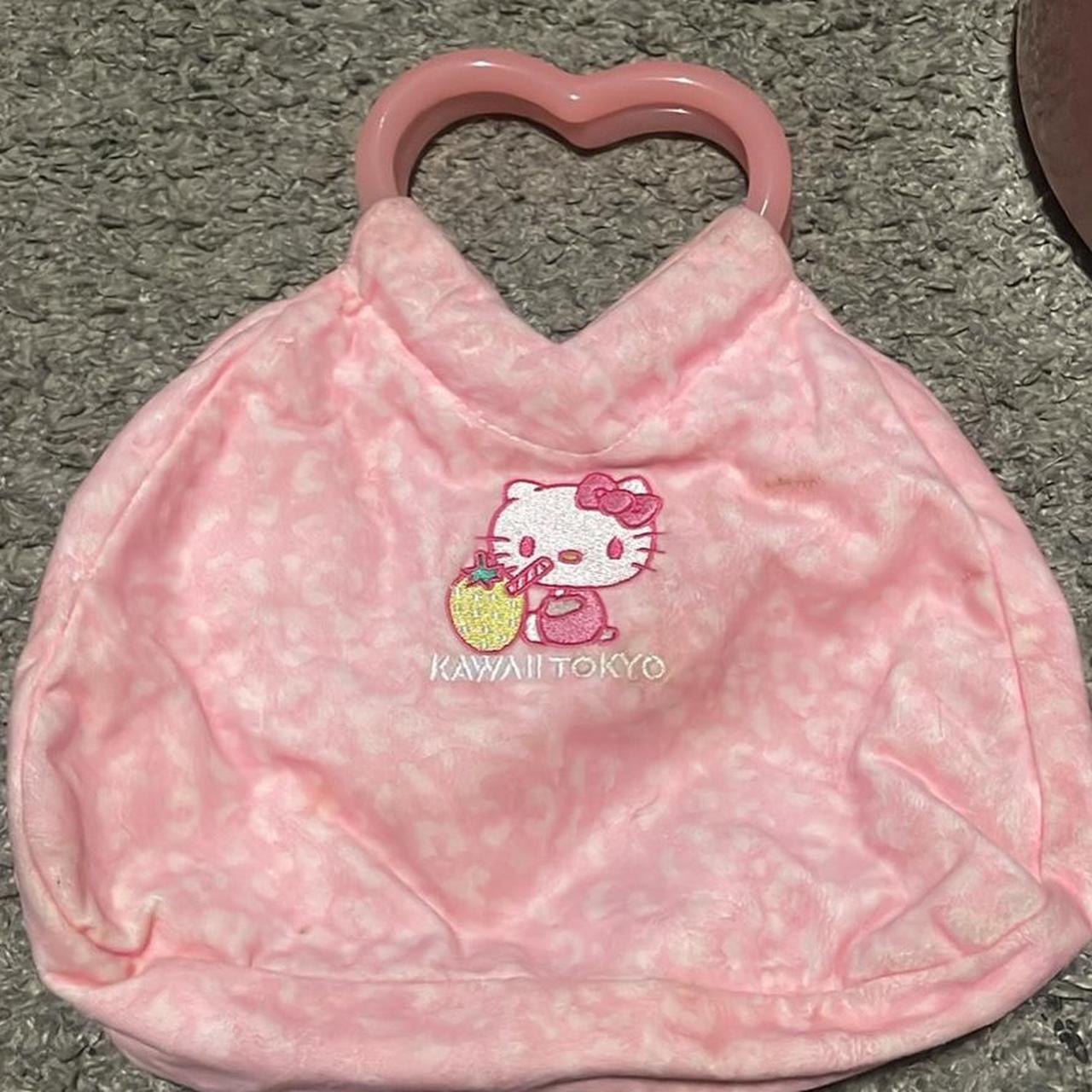 item listed by hxlloxkxtty