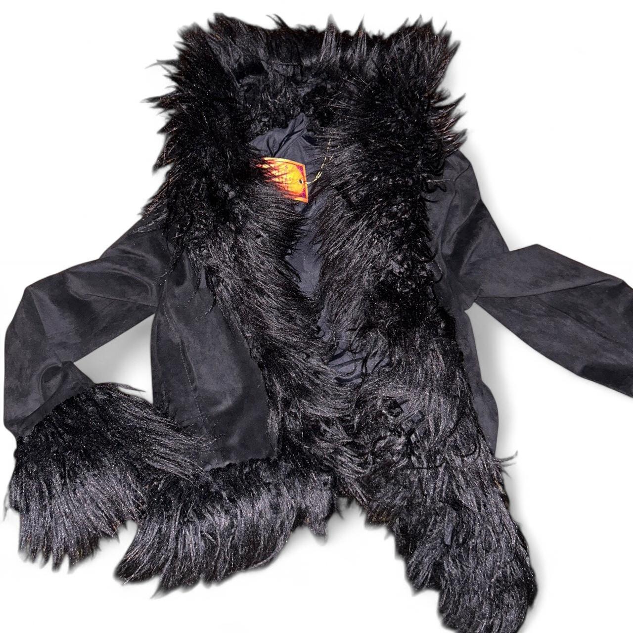 Y2k fur-jacket - Depop