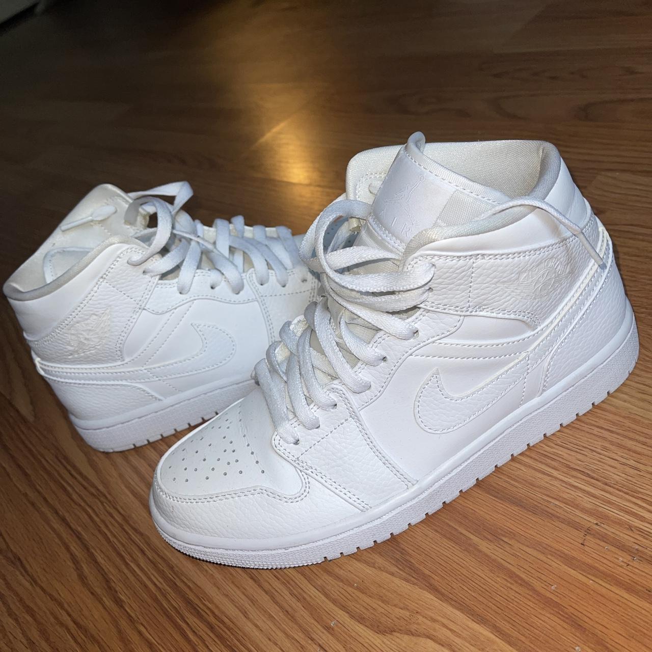 Nike Women's White Trainers | Depop