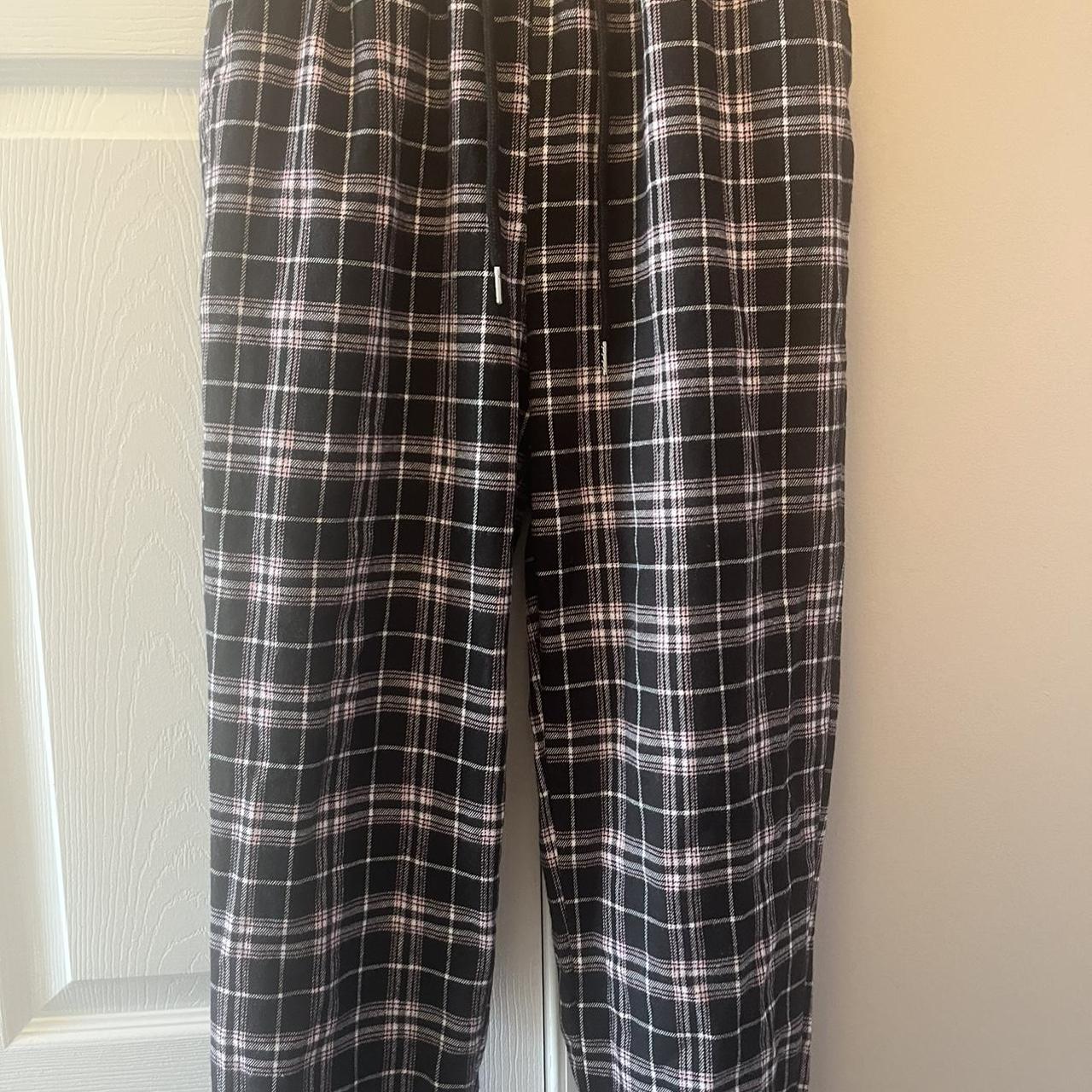 SHEIN size small pink plaid pajamas #pajamas #shein - Depop