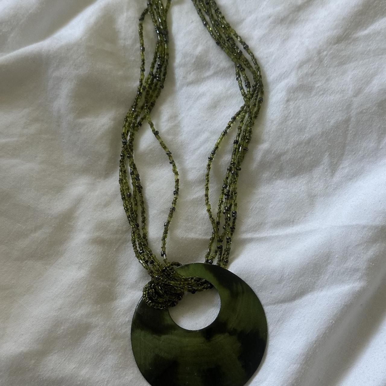 Green y2k vintage necklace - Depop