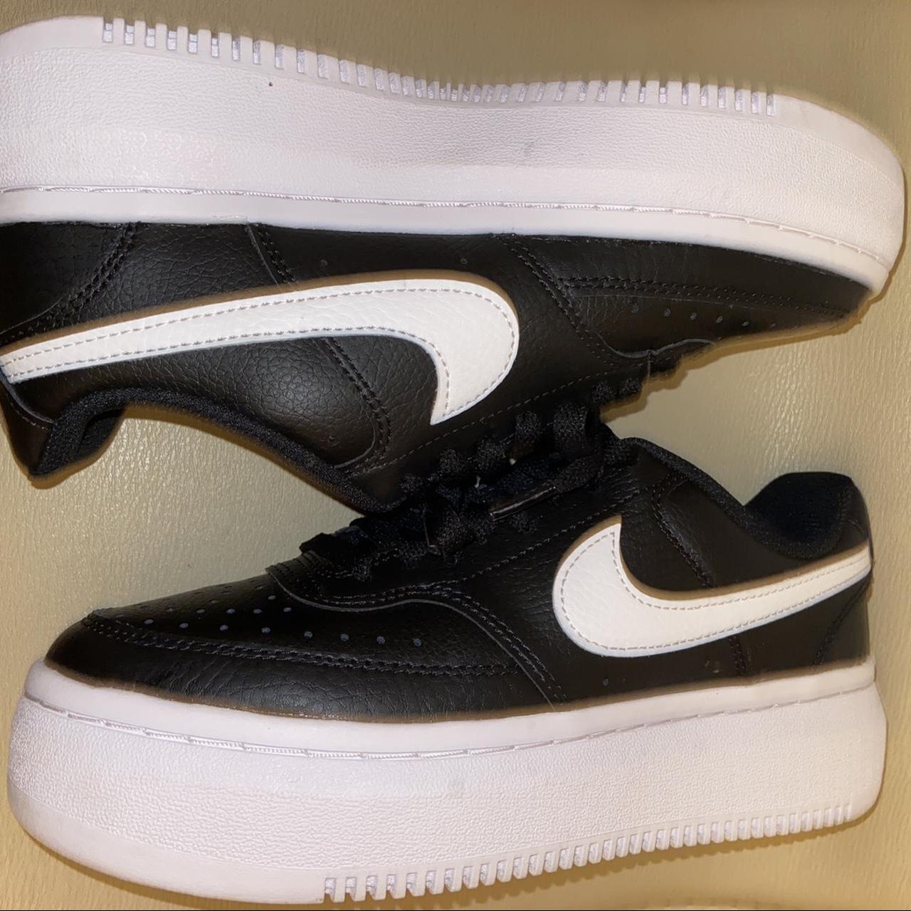 Nike Women's Black and White Trainers Depop