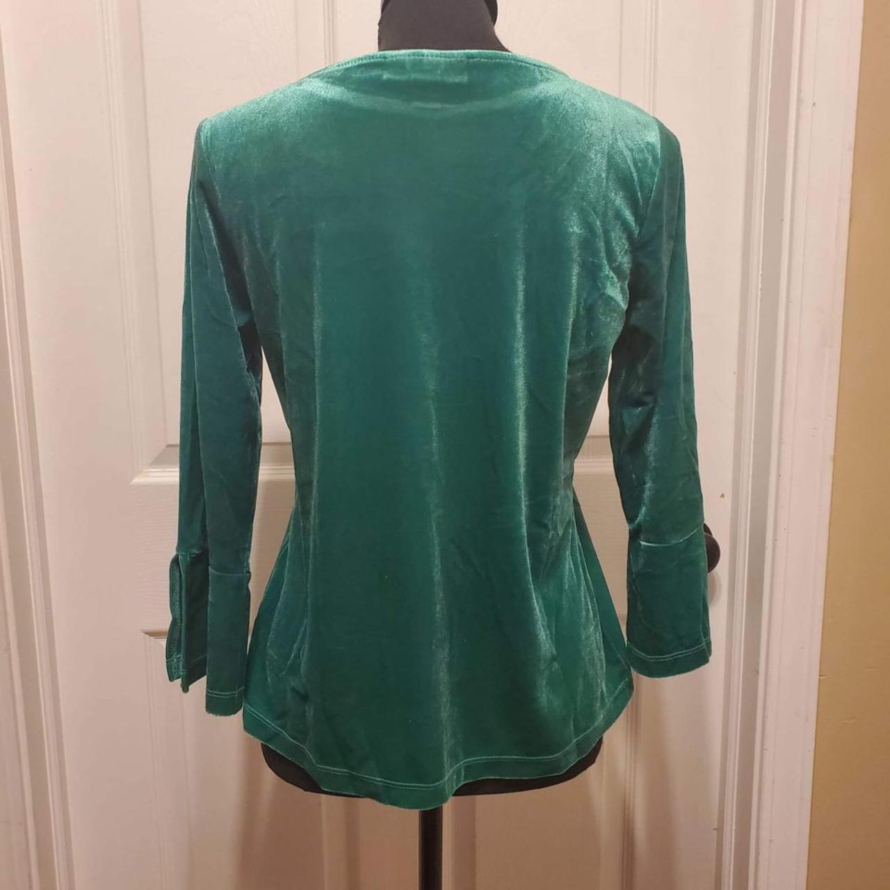 Appleseed's Women's Green Blouse | Depop