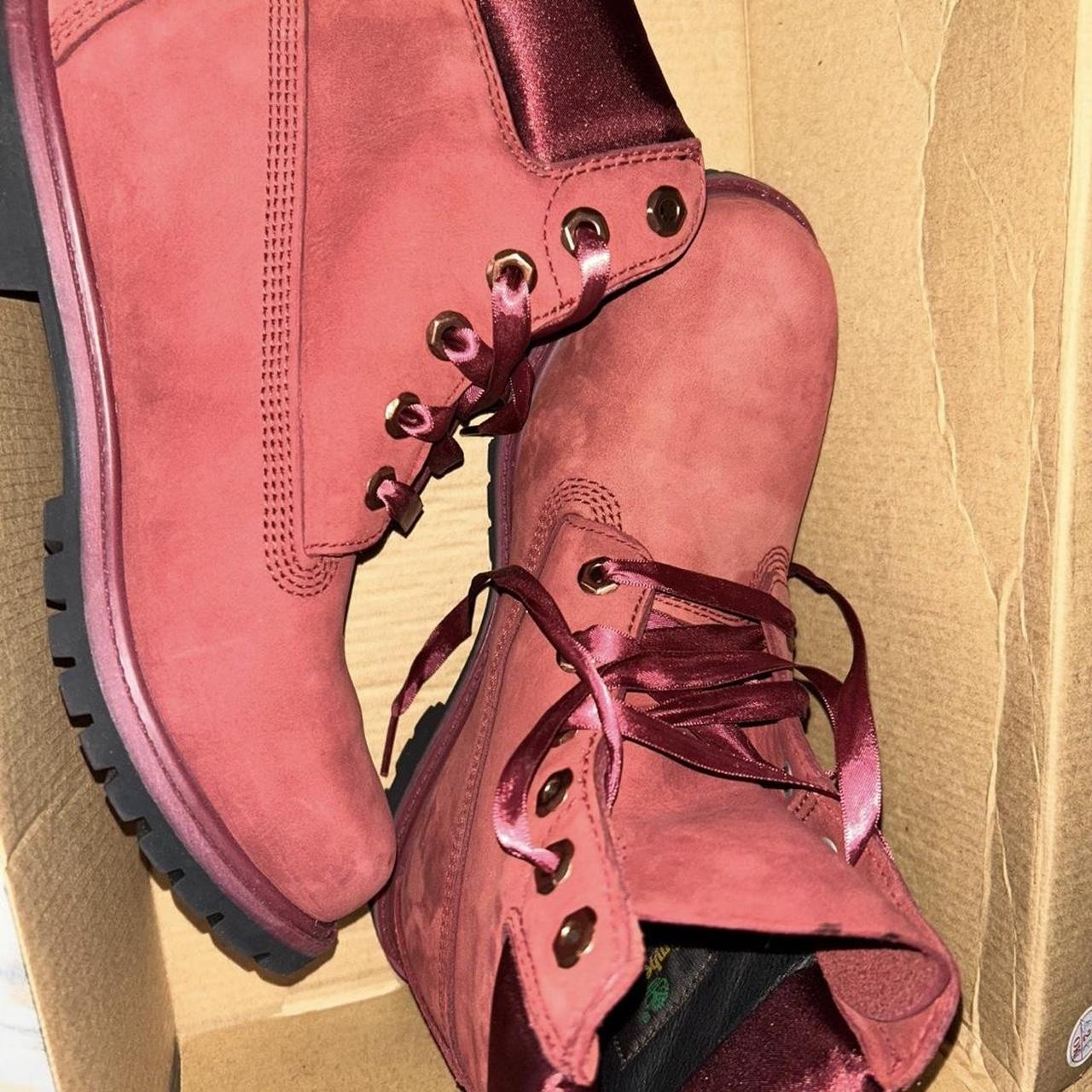 Maroon timbs clearance