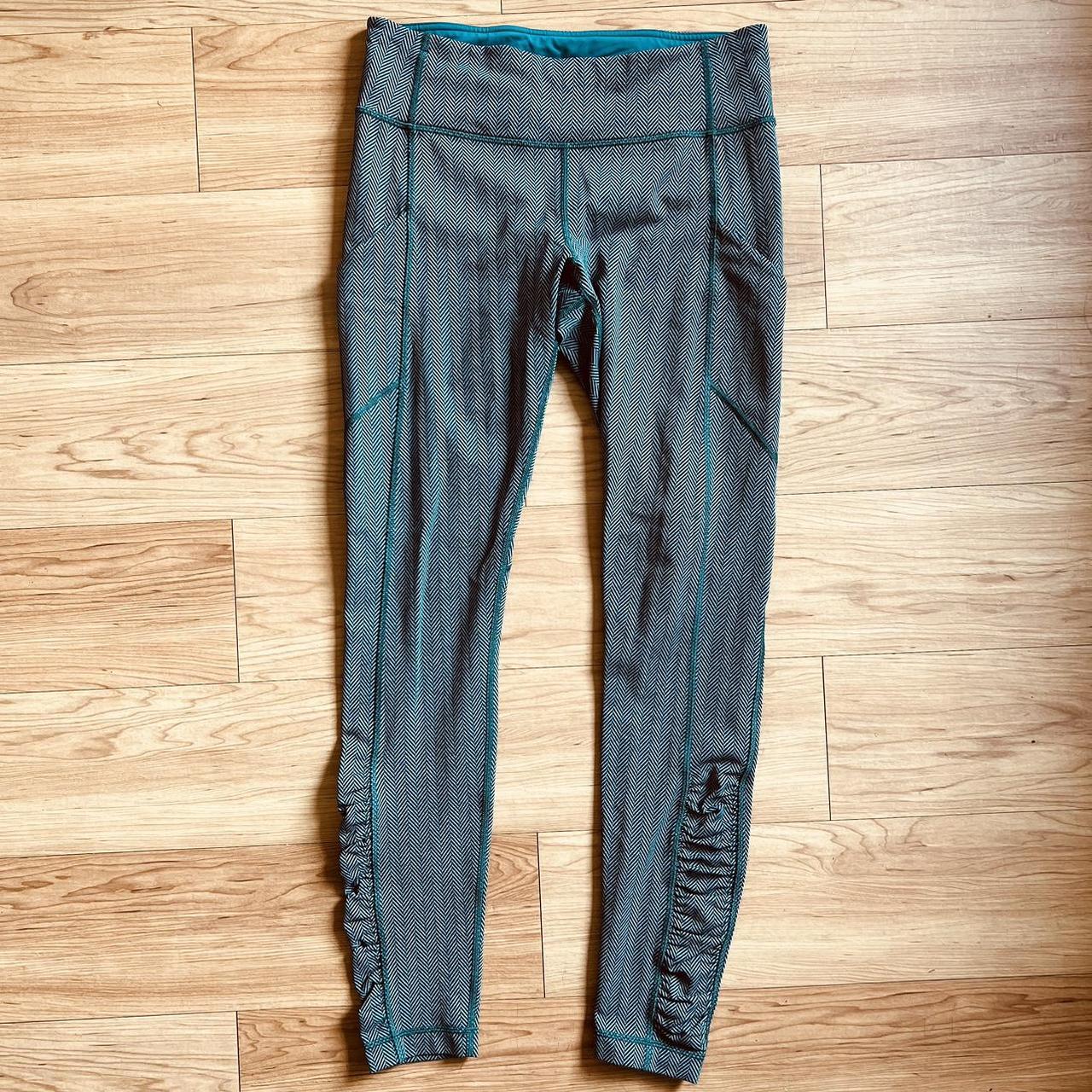 LULULEMON HERRINGBONE LEGGINGS. Two side pockets - Depop