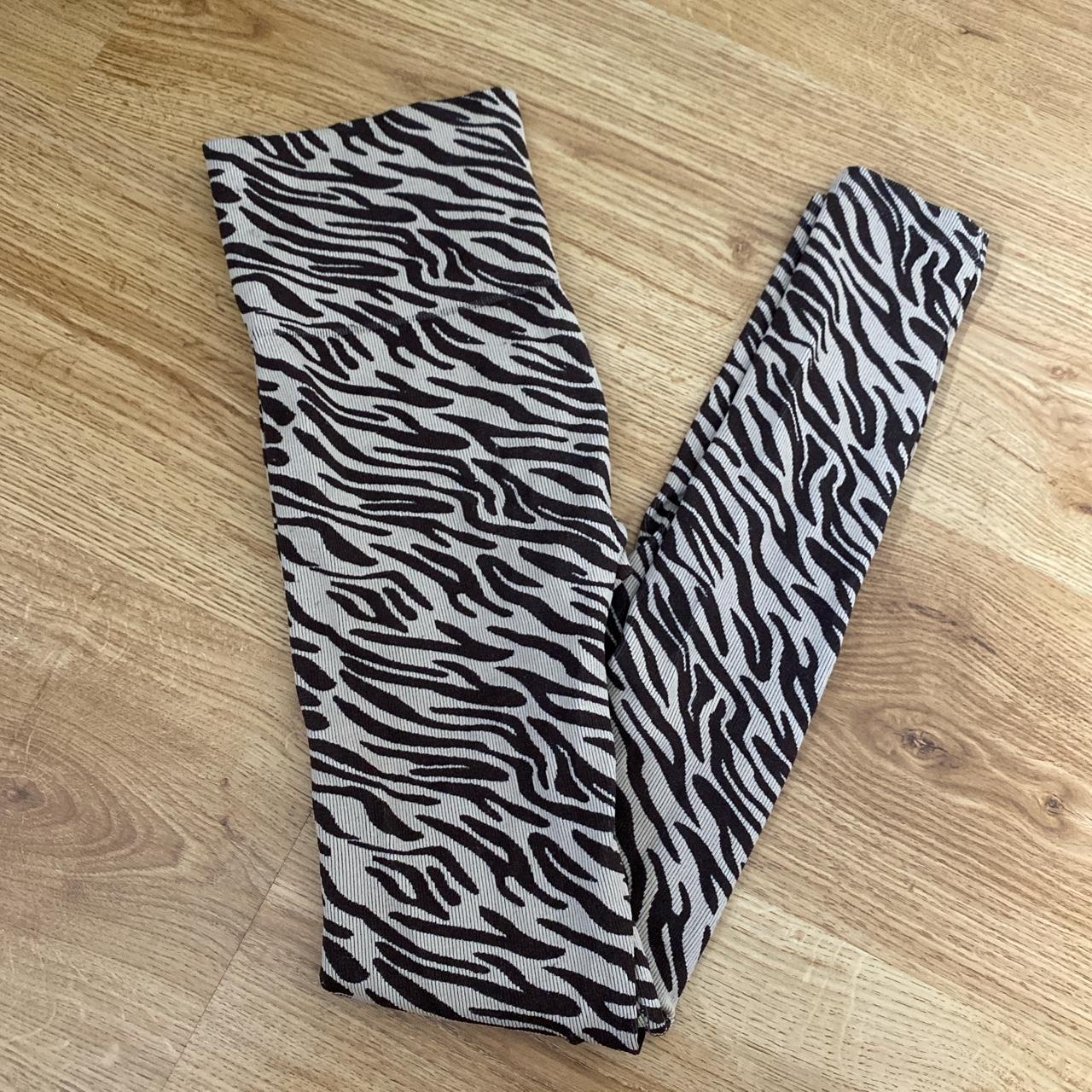 STRADIVARIUS Seamless leggings in zebra print- Size - Depop