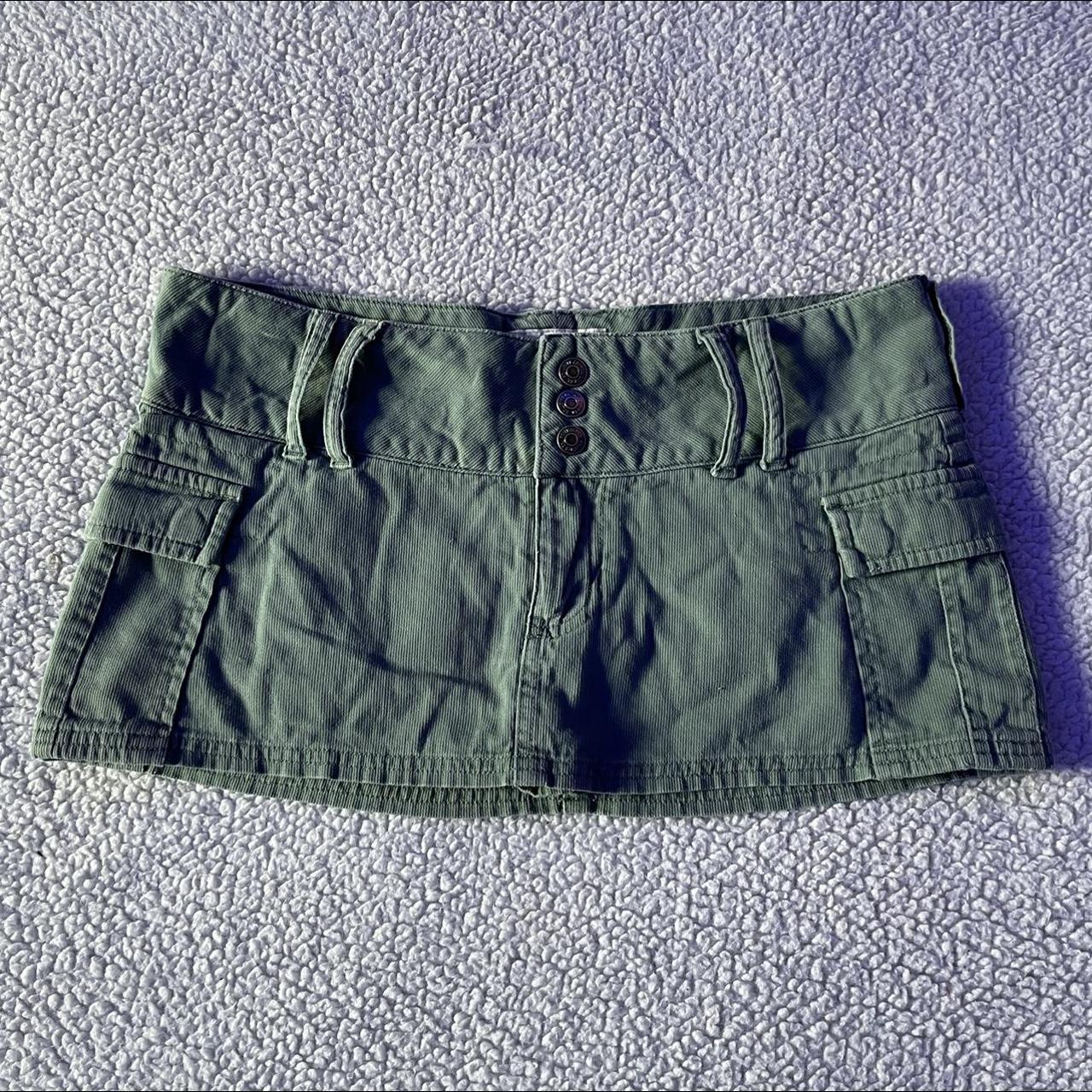 Hollister Co. Women's Green and Khaki Skirt Depop