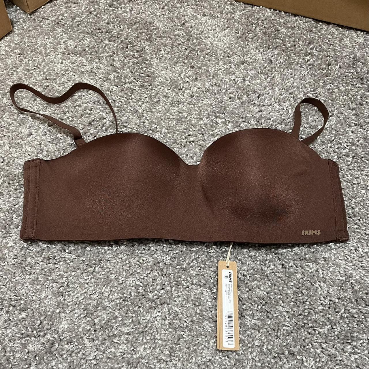 SKIMS smoothing underwire bra Color cocoa Size - Depop