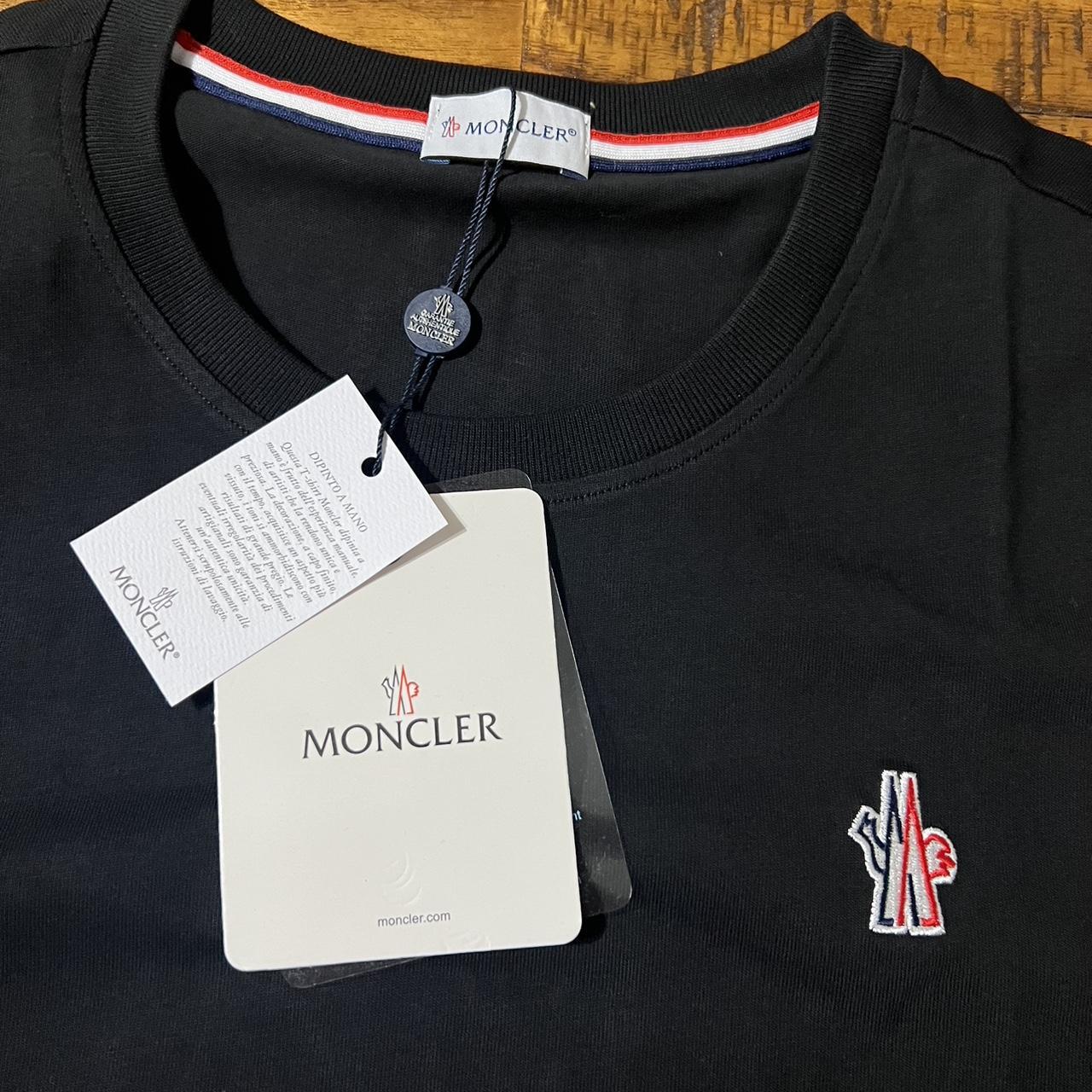 Moncler Men's Black and Red T-shirt | Depop