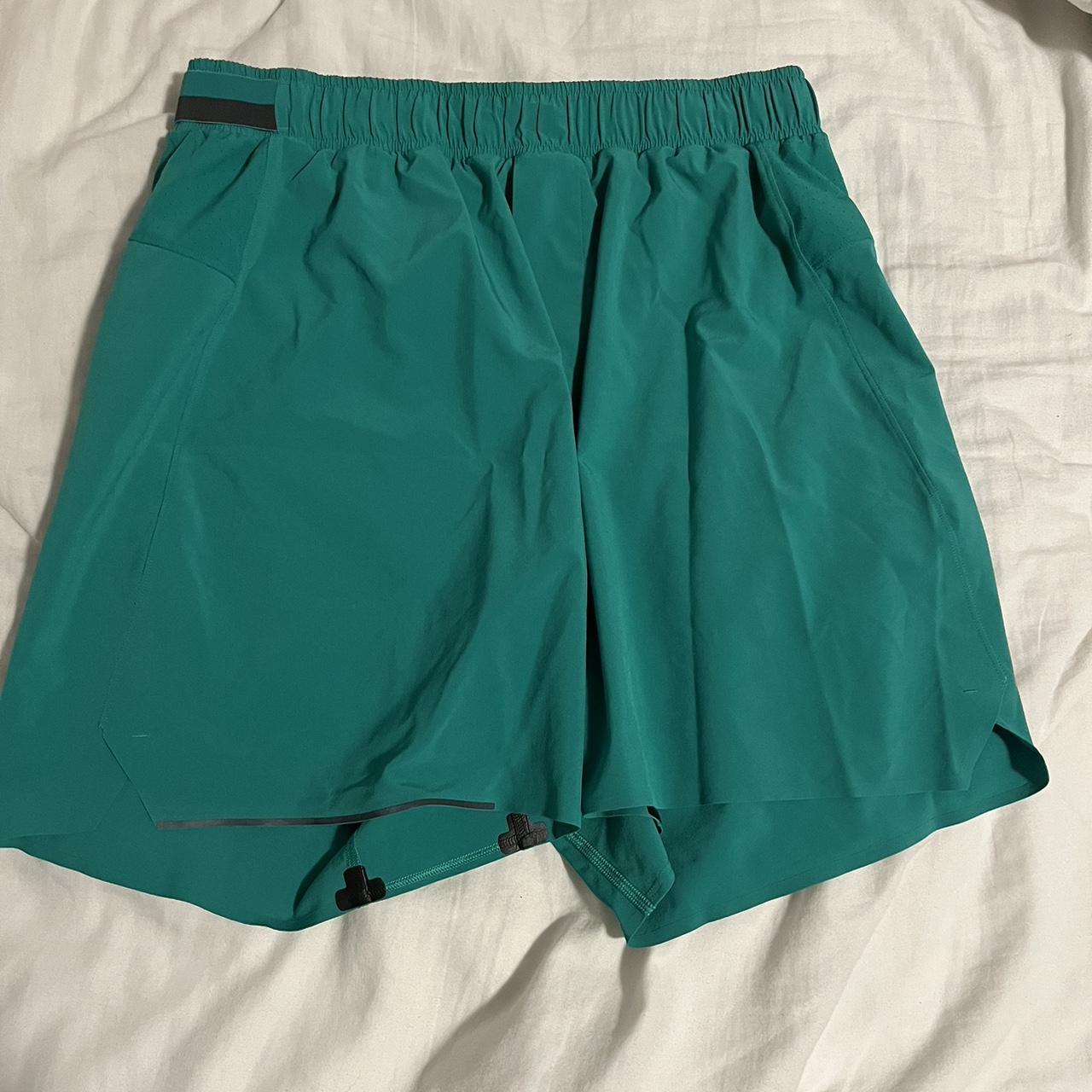 Lululemon shorts Medium Send offers Depop